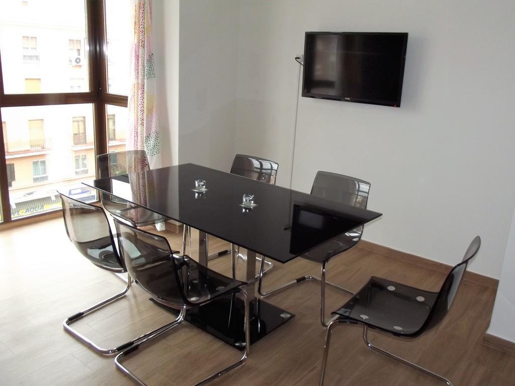 Cinque Terre Apartments Μαδρίτη Δωμάτιο φωτογραφία